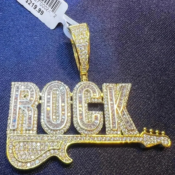 Guitar pendant 🎸 - Picture 1 of 3